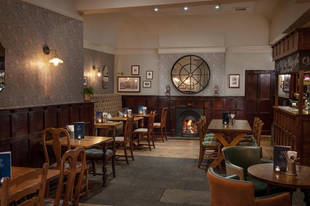 The Golden Lion At Settle Hotel Kültér fotó