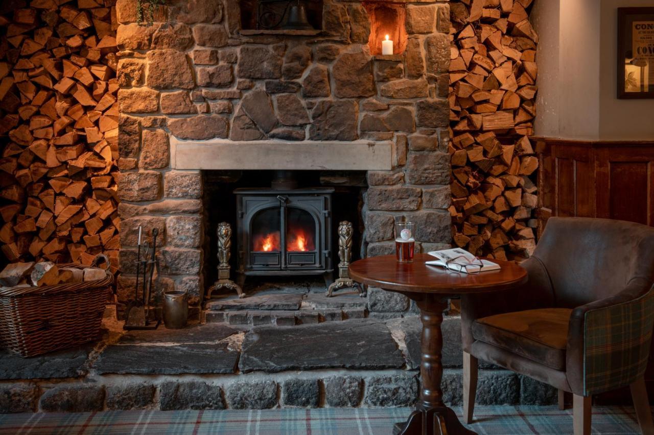 The Golden Lion At Settle Hotel Kültér fotó